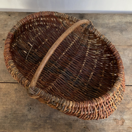 BU20110120 Old French harvest basket made of willow  in beautiful condition! Size: 43 cm. long / 20 cm. long high (to handle) / 31 cm. cross section