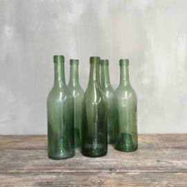 OV20110673 Set of 5 old French mouth-blown wine bottles with "the soul in the bottle" in beautiful light green color and condition! Size: 30 cm. high / 8 cm. cross section.