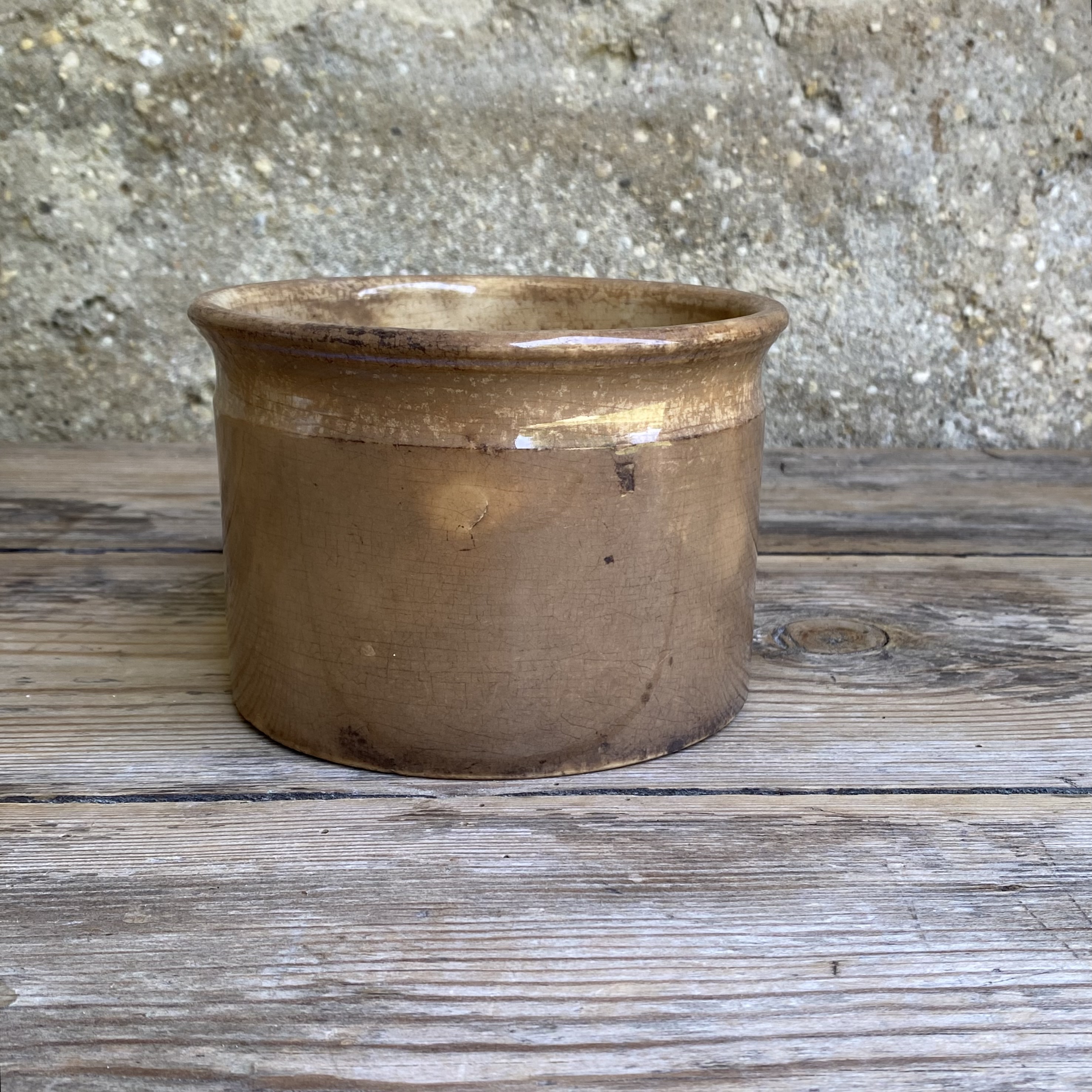 AW20111212 Antique French ointment jar stamp - Digoin & Sarreguemines - period: 1875-1900 in beautiful buttered condition! Size: 14.5 cm cross section / 10 cm high.