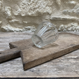 OV20111108 Antieke Franse confiture pot van mondgeblazen glas, minuscule oneffenheid op de rand (zie foto) verder in prachtige staat! Afmeting: 8,5 cm hoog /  10,5 cm doorsnede