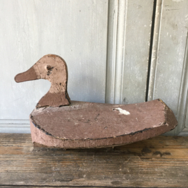 OV20110594 Antique wooden French decoy duck in beautiful weathered condition! Size: 30 cm. long / 19 cm. high.
