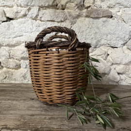 BU20110185 Old French traditional woven basket in beautiful condition! Size: 27 cm high / 33 cm cross section