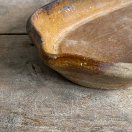 AW20111173 Antique French earthenware baking dish in beautiful condition! Size: 33 cm long / 20.5 cm cross section / 5 cm high