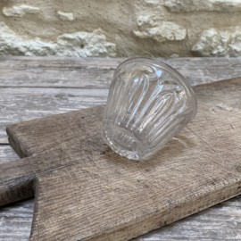 OV20111109 Antique French confiture jar - SV 250 grams - made of hand-blown glass in beautiful condition! Size: 7.5 cm high / 10 cm cross section.