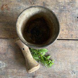 OV20111003 Antique wooden French pestle & mortar, beautiful in its simplicity....in beautiful condition! Size: 18 cm high / 13 cm cross section