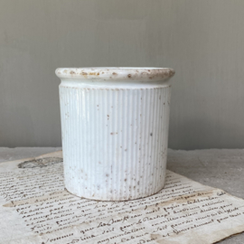 AW20110905 Old French confiture jar in beautifully weathered condition! / Size: 10 cm. high / 10 cm. cross section.
