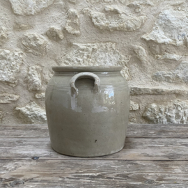 AW20111262 Oude Franse pot van grès aardewerk in prachtige staat! Afmeting: 23,5 cm hoog / 20 cm doorsnede