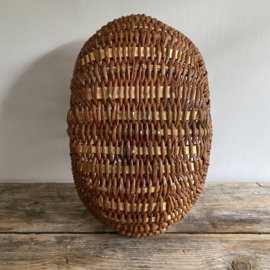 BU20110141 Old French harvest basket in beautiful condition! Size: 42 cm long / 12 cm high (to handle) / 27.5 cm cross section