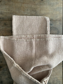 OV20111051 Old French original flour sack made of hemp/linen in stale old pink in beautiful condition! Size: +/- 1.16 m long / 60 cm wide. Beautiful to fill with a cushion...