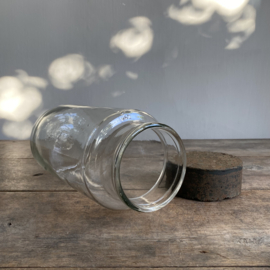 OV20111030 Antieke Franse apothekers pot van mond geblazen glas in prachtige staat! Afmeting: 25 cm hoog / 12,5 cm doorsnede (onderzijde) / 11 cm (bovenzijde)