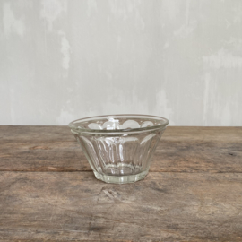 OV20110843 Antieke Franse confiture pot van mond geblazen glas in prachtige staat! Afmeting:  7,5 cm. hoog /  13 cm. doorsnede.