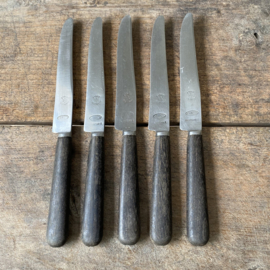 OV20110731 Set of 5 old French knives mark - MF Etoile St. Etienne - with brown wooden handle and stainless steel in beautiful condition! / Size: 24 cm. long / 2 cm. wide