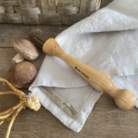 IH009 Iris Hantverk mushroom brush oiled birch