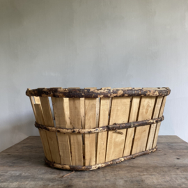 BU20110129 The authentic old French grape harvest baskets from Provence made of chestnut wood in beautiful condition! Size: 68 cm long / 46.5 cm cross section / 29 cm high. Mentioned price is per basket!