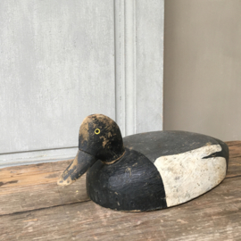 OV20110651 Old French wooden decoy duck hand painted in white / gray / black in beautiful weathered condition! Size: 32 cm. long / 12 cm. high / 15 cm. wide.