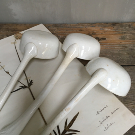 AW20110776 Set of 3 old different soup ladles - no stamp - with beautifully detailed handles and lightly buttered. All 3 in perfect condition! Size: +/- 30 cm. long / +/- 10.5 cm. cross section.