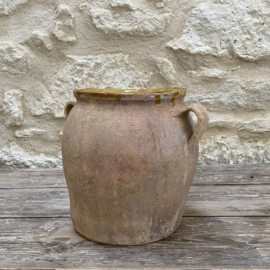 AW20111307 Old French pot with a beautiful yellow glazed interior and rim. For details, see photos for rim imperfections. Otherwise in beautiful condition! Dimensions: 23 cm high / 19 cm diameter