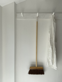 IH012 Iris Hantverk handmade broom with long handle in birch wood and bassine. Only ship within the Netherlands or pick up in store.