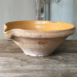 AW2011566 Beautiful 19th century French / Belgian cream bowl in warm yellow and in beautiful condition! Size: 12 cm. high / 28 cm. cross section.