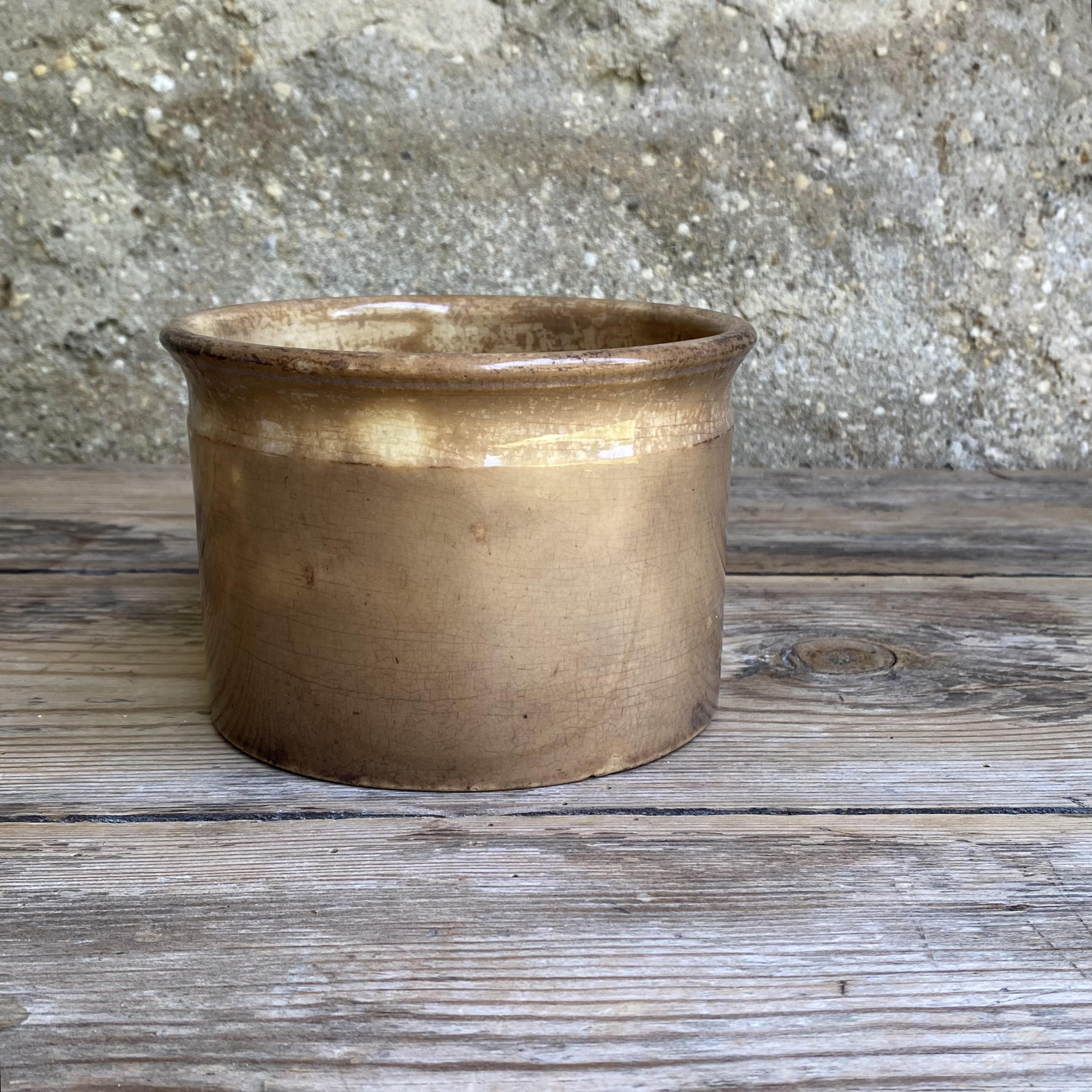 AW20111212 Antique French ointment jar stamp - Digoin & Sarreguemines - period: 1875-1900 in beautiful buttered condition! Size: 14.5 cm cross section / 10 cm high.