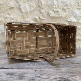 BU20110107 Large old French woven chestnut harvest basket in beautiful condition! Size: 53 cm. long / 23 cm. high (to the handle) / 27 cm. wide