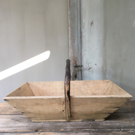 AW20110472 Large old French picking basket made of wood in beautiful condition! Dimensions: 55 cm. long / 36 cm. wide / 15 cm. high