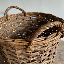 BU20110138 Large old French basket of woven willow wicker in beautiful condition! Size: 42 cm high (to the handles) /  48 cm cross section. Pick-up at store only!