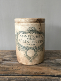AW20110358 Oude prachtig beboterde Felix Potin Parijs confiture pot in prachtige staat. De oude barst (zie foto) maakt onderdeel uit van zijn verleden.... Afmeting:  13 cm. hoog / 9 cm. doorsnede.