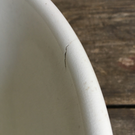 AW20110599 Old Belgian cream bowl stamp - Nimy - missing a few chips at the bottom edge and hairline (see photos 6/11), but otherwise in beautiful condition! Size: 12 cm. high / 34.5 cm. cross section. Adjusted price.
