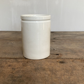 AW20111052 Beautiful old French confiture jar with blind mark in beautiful lightly buttered condition! Size: 12 cm high / +/- 8.5 cm cross section