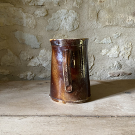 AW20111257 Large antique French chocolate jug with a yellow glazed interior in beautiful condition! Size: 20.5 cm high / 12 cm  cross section.