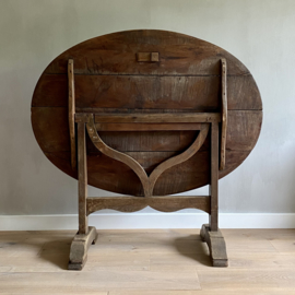 OV20110768 Antique French Vendange table of presumably chestnut wood...in beautiful condition! Size: 118 cm. long / 74.5 cm. high / 85.5 cm. cross section. Pick up in shop only!