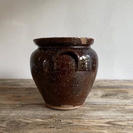 AW20111122 Oude Franse rustieke confit pot met wit gecraqueleerde binnenzijde uit de streek Dordogne in prachtig verweerde staat! Afmeting:  21,5 cm hoog /  19,5 cm doorsnede