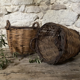 BU20110185 Old French traditional woven basket in beautiful condition! Size: 27 cm high / 33 cm cross section