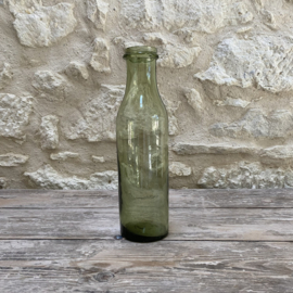 OV20111105 Grote oude Franse azijn fles van mond geblazen in prachtige staat! Afmeting: 32,5 cm hoog / 8,5 cm doorsnede (onderzijde) / 5,5 cm doorsnede (bovenzijde)