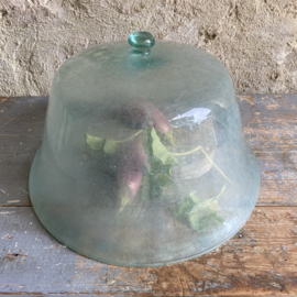 BU20110114 Large antique southern French vegetable garden/melon cloche of mouth-blown glass with still intact handle. Period: 19th century in beautiful condition! Size: 27 cm. high (up to the handle) / 50 cm. cross section. Pick up only!