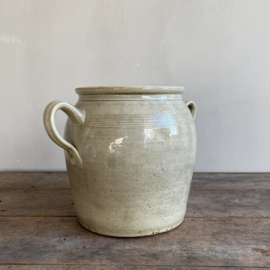 AW20111204 Grote oude Franse pot van grès aardewerk in prachtige kleur en staat (kleine chip onderzijde rand, zie foto) Afmeting: 27 cm hoog / 22 cm doorsnede