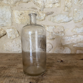 OV20111073 Oude Franse mondgeblazen apothekers fles met authentiek prachtig verweerd label - Elixir Parégorique - in mooie staat! Afmeting: 23,5 cm hoog / 9,5 cm doorsnede.