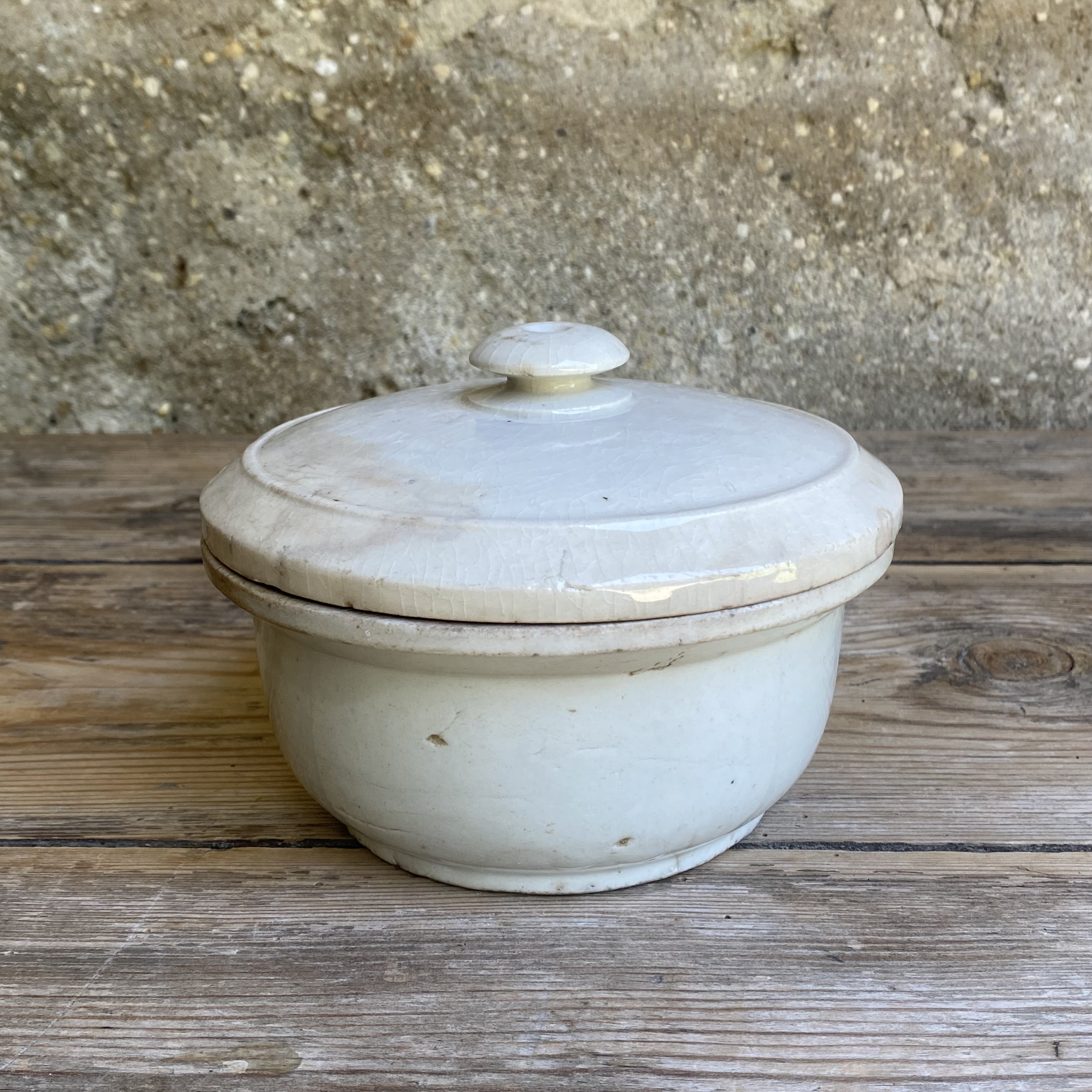 AW20111226 Antique French pâte pot with original lid in beautiful weathered and slightly stained condition! Size: 9 cm high / 6 cm cross section