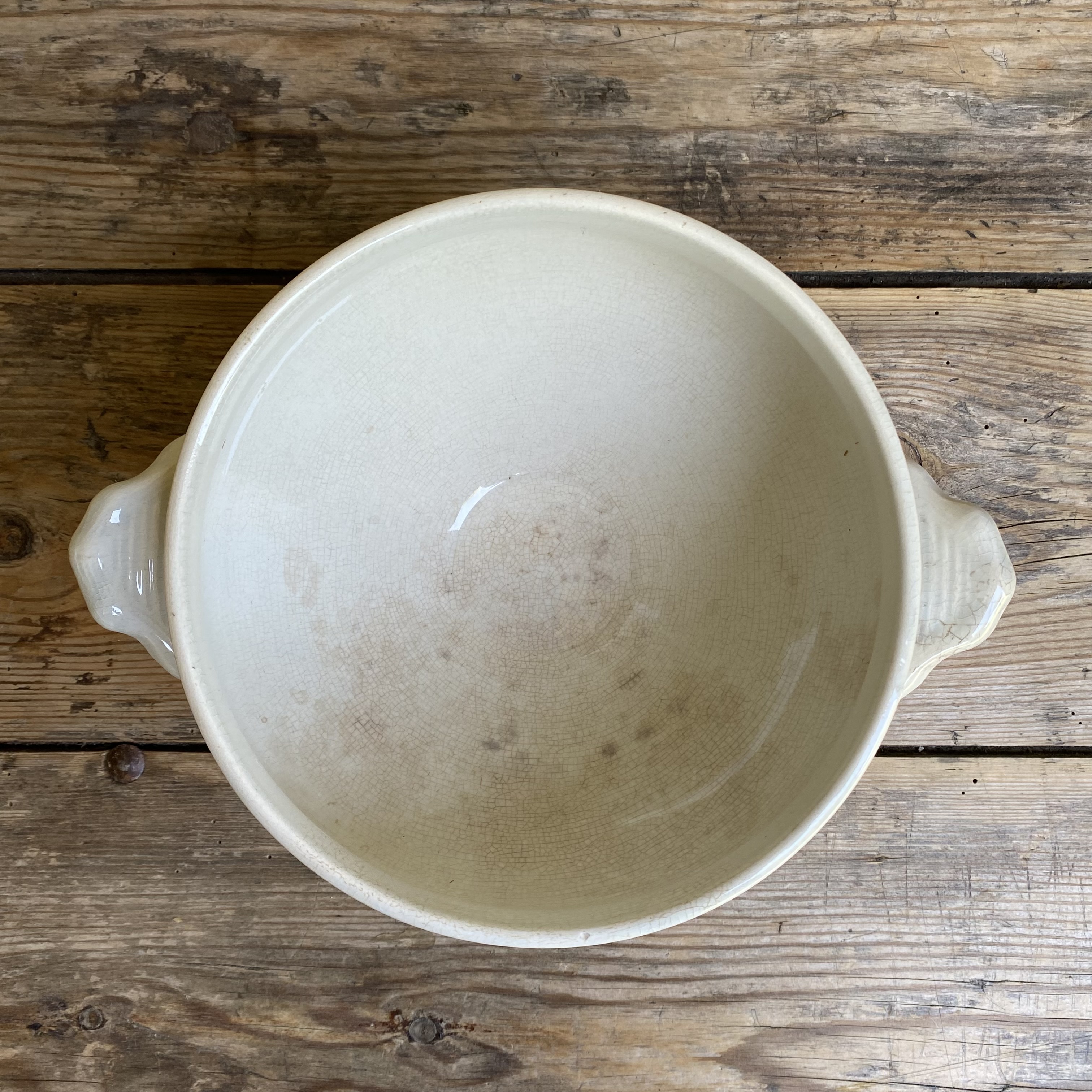 AW20111227 Antique French terrine, slightly stained with matching lid stamp - Choisy le Roy Hte Boulenger & Cie from 1878 in beautiful condition! Size: 16 cm high (to the lid) / 25 cm including the lid / 20 cm cross section