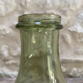 OV20111105 Grote oude Franse azijn fles van mond geblazen in prachtige staat! Afmeting: 32,5 cm hoog / 8,5 cm doorsnede (onderzijde) / 5,5 cm doorsnede (bovenzijde)