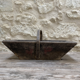 BU20110189 Old French traditional wooden grape harvest basket with winery initials in beautiful grey weathered condition! Size: 46 cm long / 20 cm high (including handle) / 29 cm wide