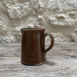 AW20111313 Antique French chocolate pitcher with yellow glazed interior in beautiful condition! Size: 11.5 cm high / 8.5 cm cross section