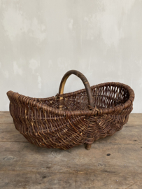 BU20110110 Old French willow wicker harvest basket in beautiful condition! Size: 55 cm. long / 17 cm. high (up to handle, runs up both sides) / 32 cm. wide