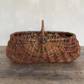 BU20110120 Old French harvest basket made of willow  in beautiful condition! Size: 43 cm. long / 20 cm. long high (to handle) / 31 cm. cross section