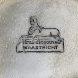 AW20111147 Antieke puddingvorm stempel - Petrus Regout & Co, Maastricht - periode: 1893-1900 in prachtige licht beboterde staat! Minimale haarlijn zie foto. Afmeting: 21 cm lang / 8,5 cm hoog / 15,5 cm doorsnede