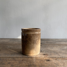 AW20111132 Antique French confiture jar - marked with a star - in buttered and beautiful condition! Size: 11 cm high / 9 cm cross section