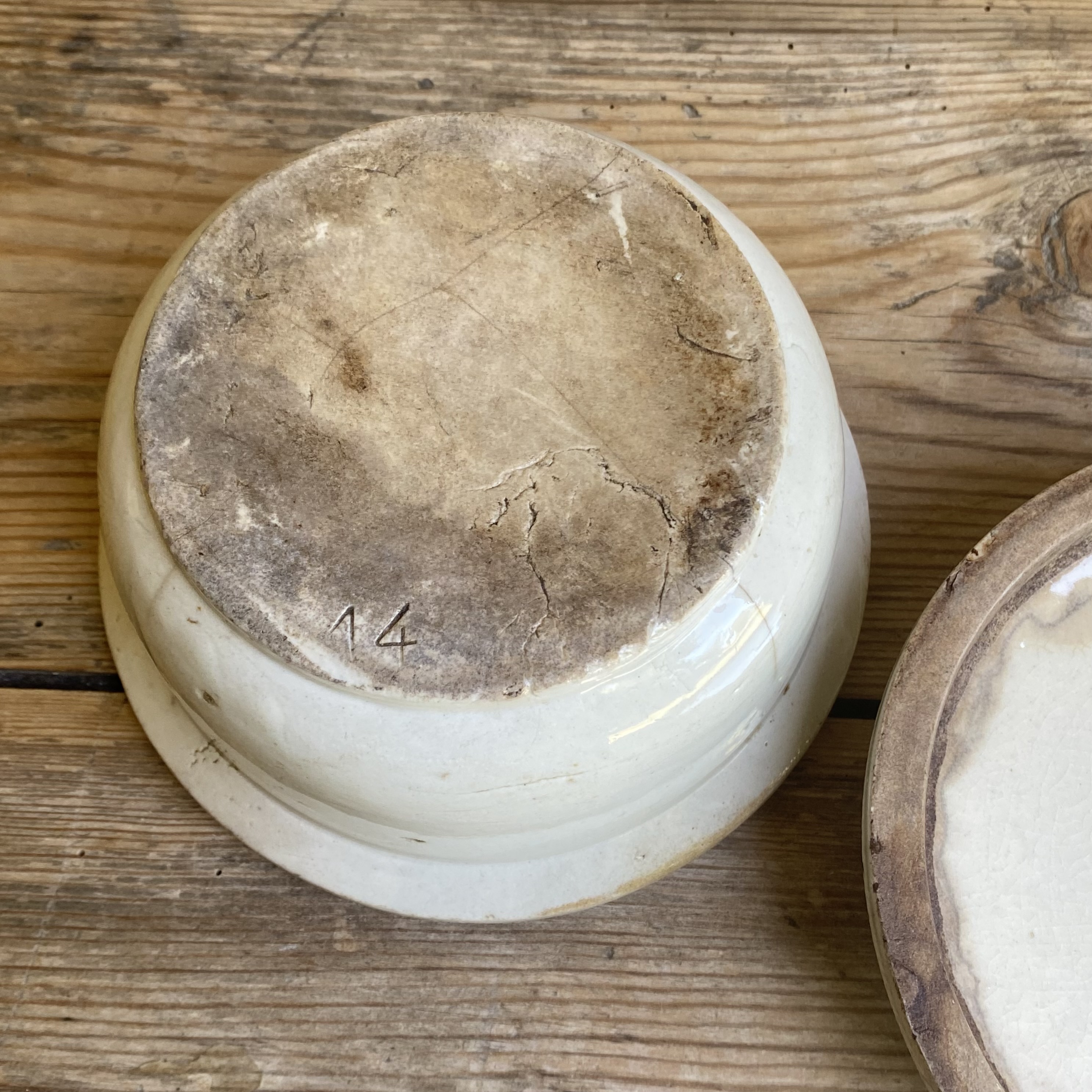 AW20111226 Antique French pâte pot with original lid in beautiful weathered and slightly stained condition! Size: 9 cm high / 6 cm cross section