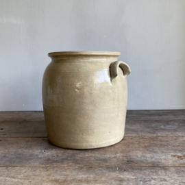 AW20111211 Grote oude Franse pot van grès aardewerk in prachtige staat! Afmeting: 25,5 cm hoog /  21,5 cm doorsnede (bovenzijde) / 23 cm doorsnede (onderzijde)