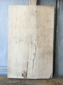 OV20110598 Oud Frans broodplankje in prachtige staat! Afmeting: 29 cm. hoog / 18,5 cm. breed / 2 cm. dik
